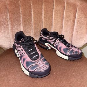 Nike Air Max Plus Pink/Grey - Size 4Y = Womens 5.5 - NEW! NEVER WORN!
